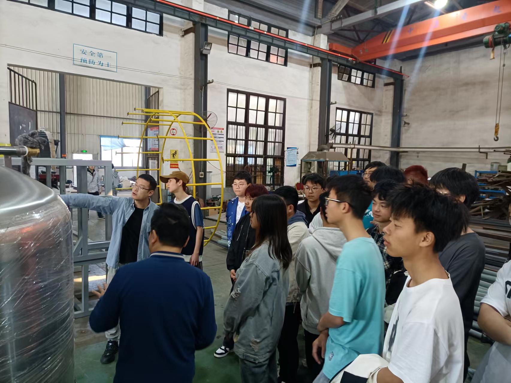 湖南工程学院近200名学生来KY官网-KAIYUN（中国大陆）官方网站|开云体育
认知实习